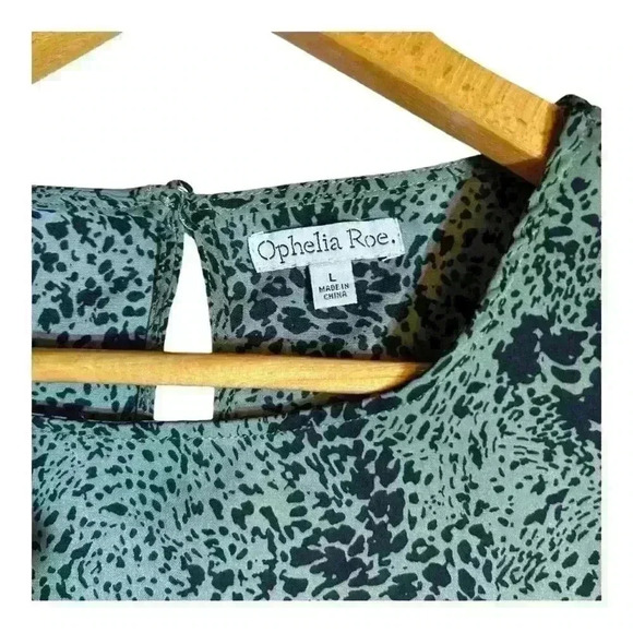 Ophelia Roe Blouse L green black animal print 1 button back Rouched Puff Sleeve - Picture 8 of 8
